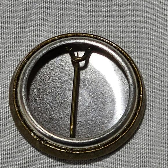 Vintage Elvis Presley 1987 Commemorative Release Album Lapel Or Hat Pin - Picture 2 of 3